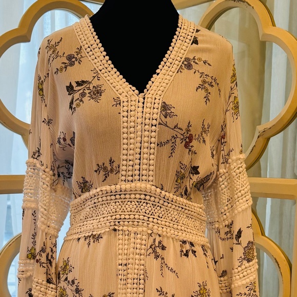 Dress - Picture 1 of 2